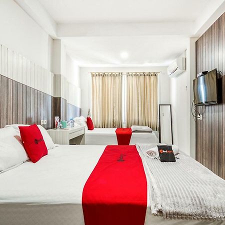Hotel Reddoorz Near Untag Surabaya Exterior foto