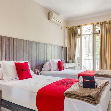 Hotel Reddoorz Near Untag Surabaya Exterior foto